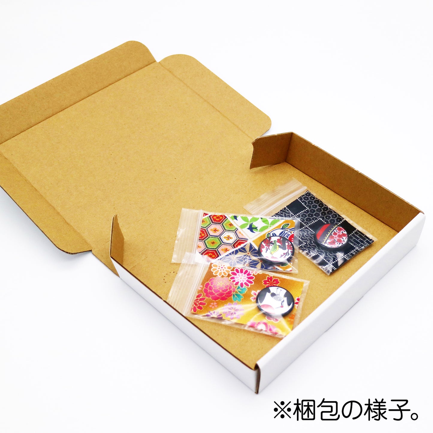 花札缶バッジ「秋セット」:7月【萩に猪】、8月【芒に月・雁】、9月【菊に盃】