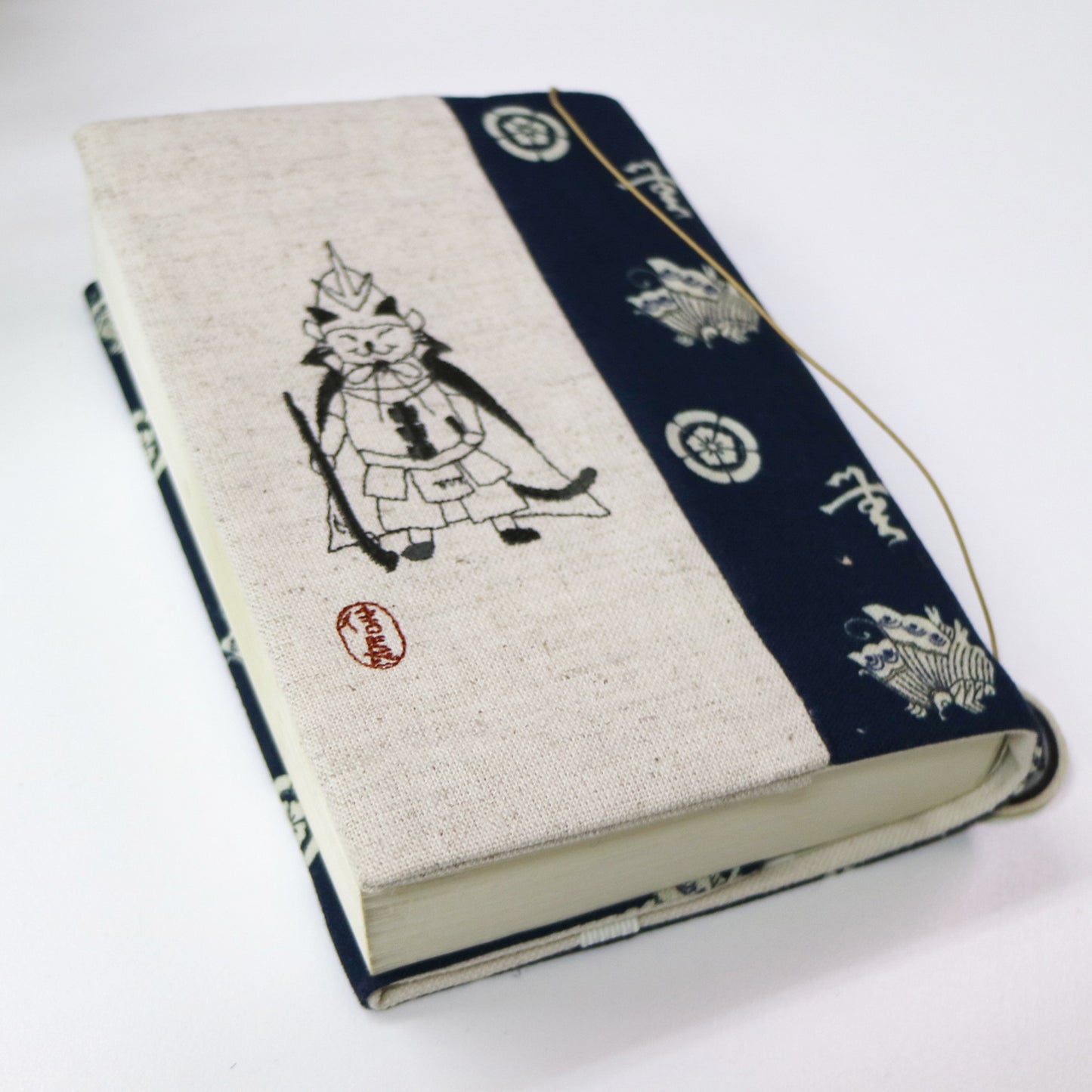 文月 ブックカバー 文庫本カバー 猫武将シリーズ「織田信長」 刺繍 日本製
