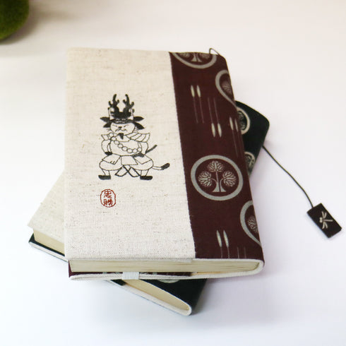 文月 ブックカバー 文庫本カバー 猫武将シリーズ「本多忠勝」 刺繍 日本製