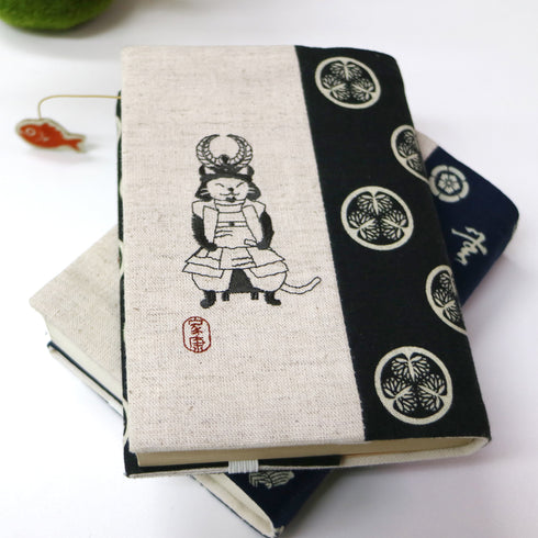 文月 ブックカバー 文庫本カバー 猫武将シリーズ「徳川家康」刺繍 日本製