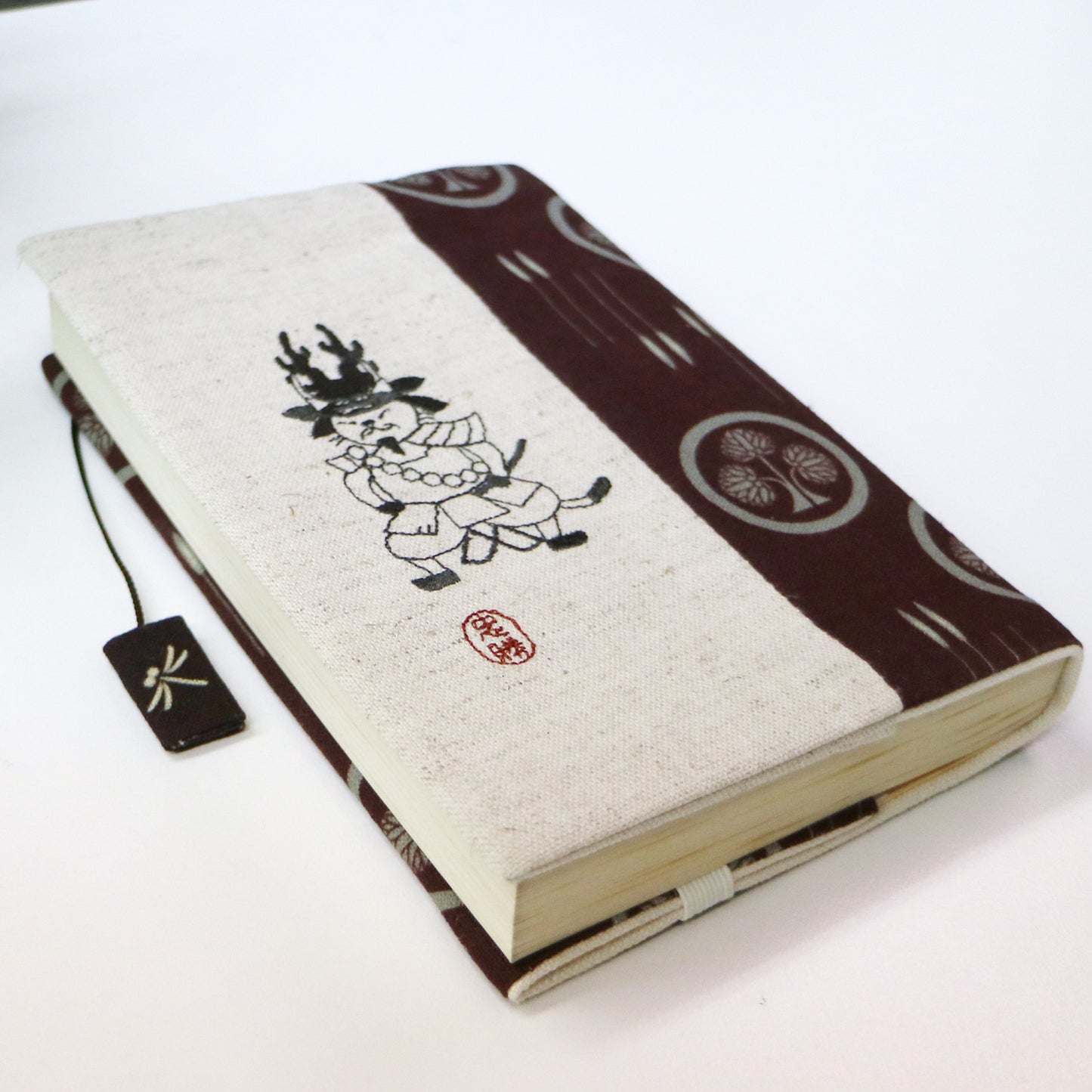 文月 ブックカバー 文庫本カバー 猫武将シリーズ「本多忠勝」 刺繍 日本製