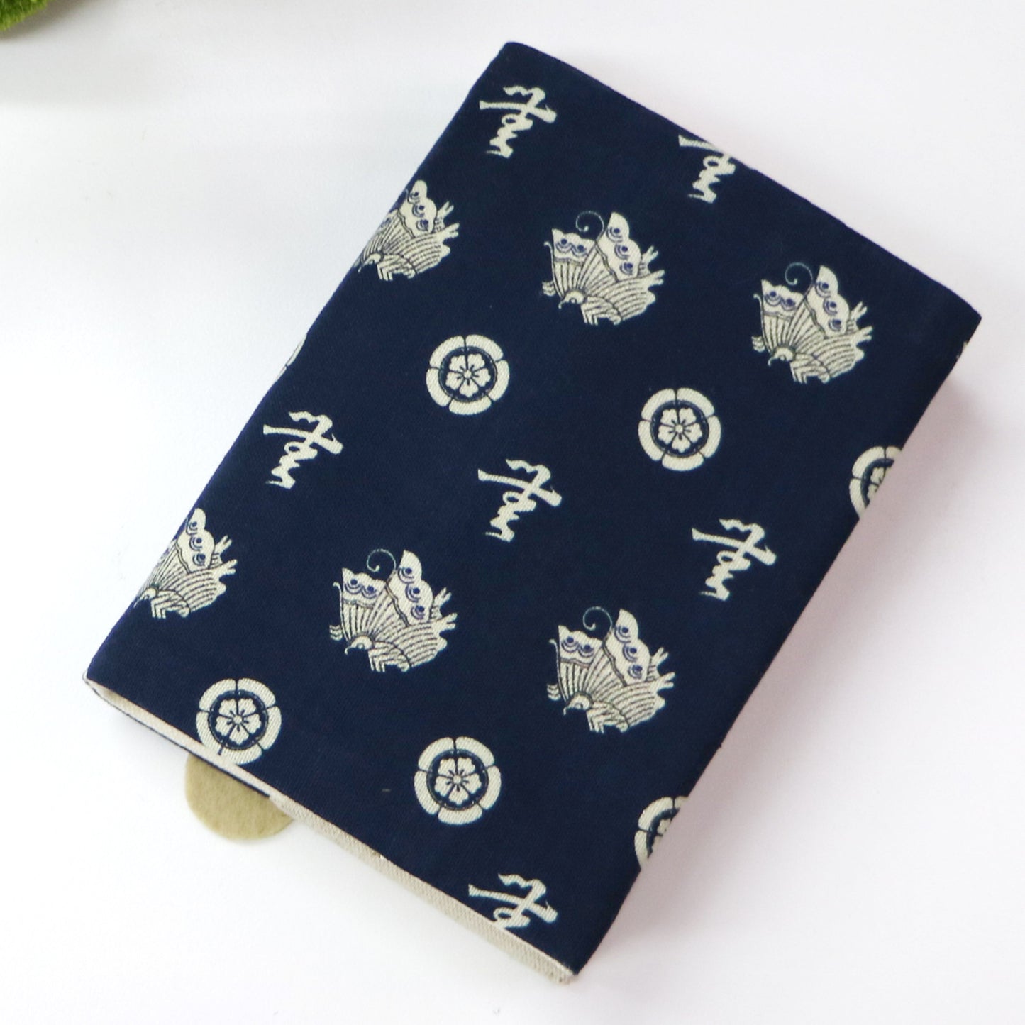 文月 ブックカバー 文庫本カバー 猫武将シリーズ「織田信長」 刺繍 日本製