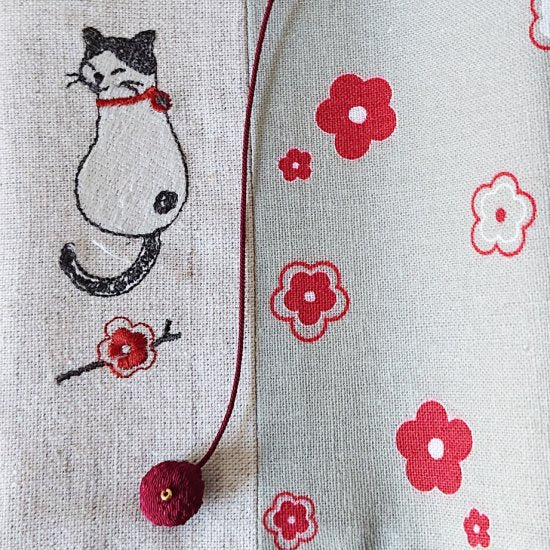 sheepsleep ブックカバー  文庫判「はちわれ猫」 ベージュ 刺繍 日本製